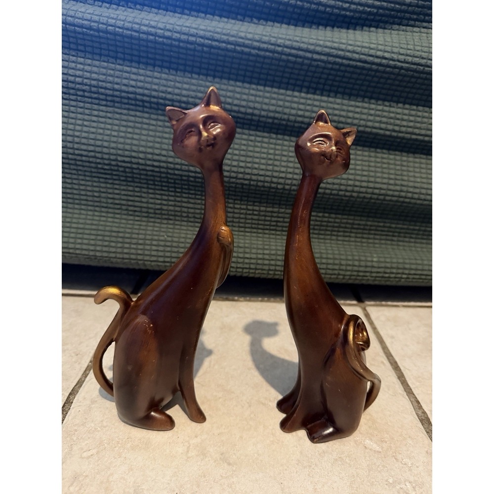 Vintage pair of Wooden Cat Figurines